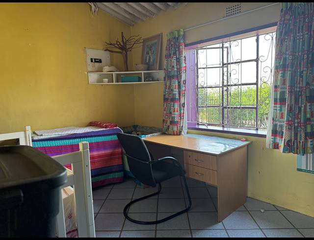 2 BEDROOM FREEHOLD FOR SALE IN MPOPHOMENI